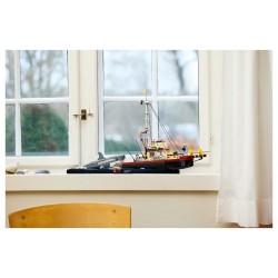LEGO 21350 Ideas Der weie Hai — Buy in Cyprus with Fast Delivery