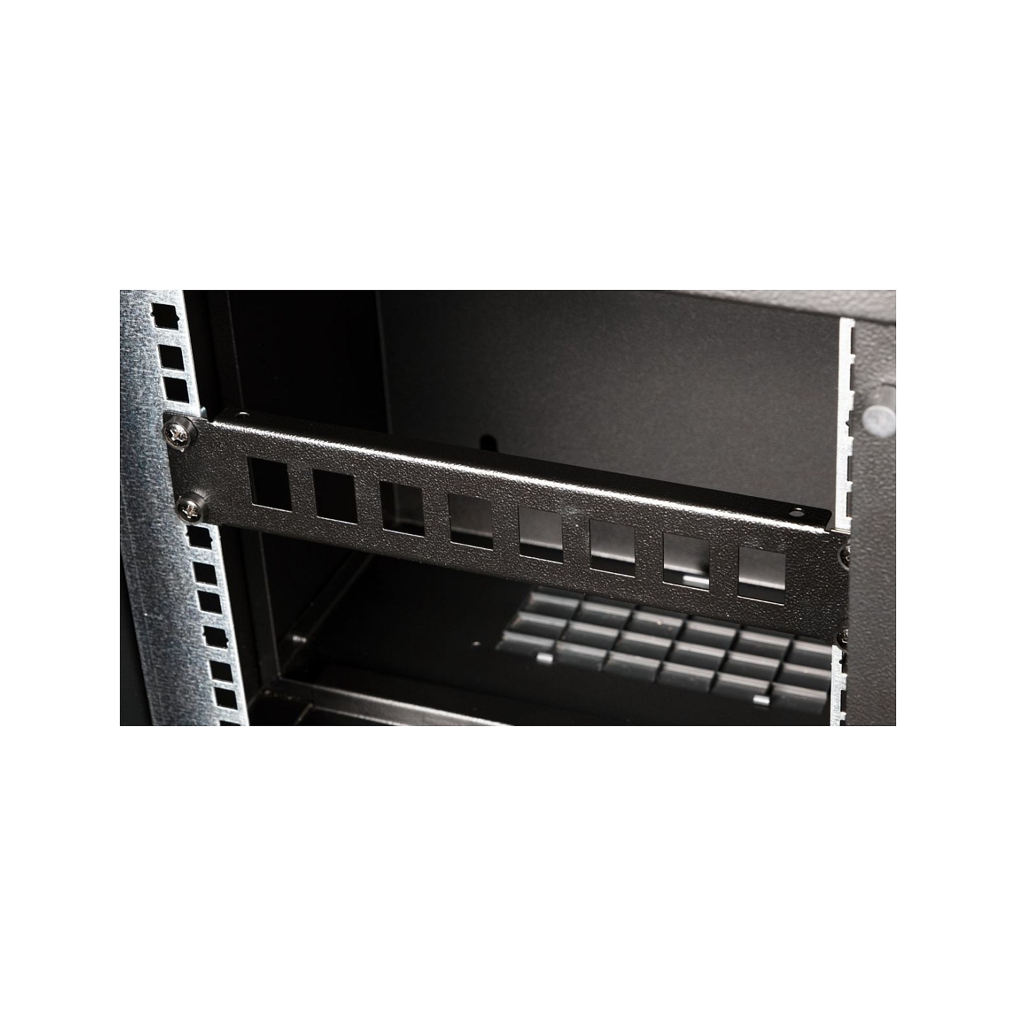 Equip Patchpanel 10' mit Keystone Montage 1U. schwarz — Buy in Cyprus with Fast Delivery