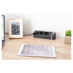 DIGITUS Steckdosenleiste 3x + 2USB 1.5m 12W 30W schwarz — Buy in Cyprus with Fast Delivery