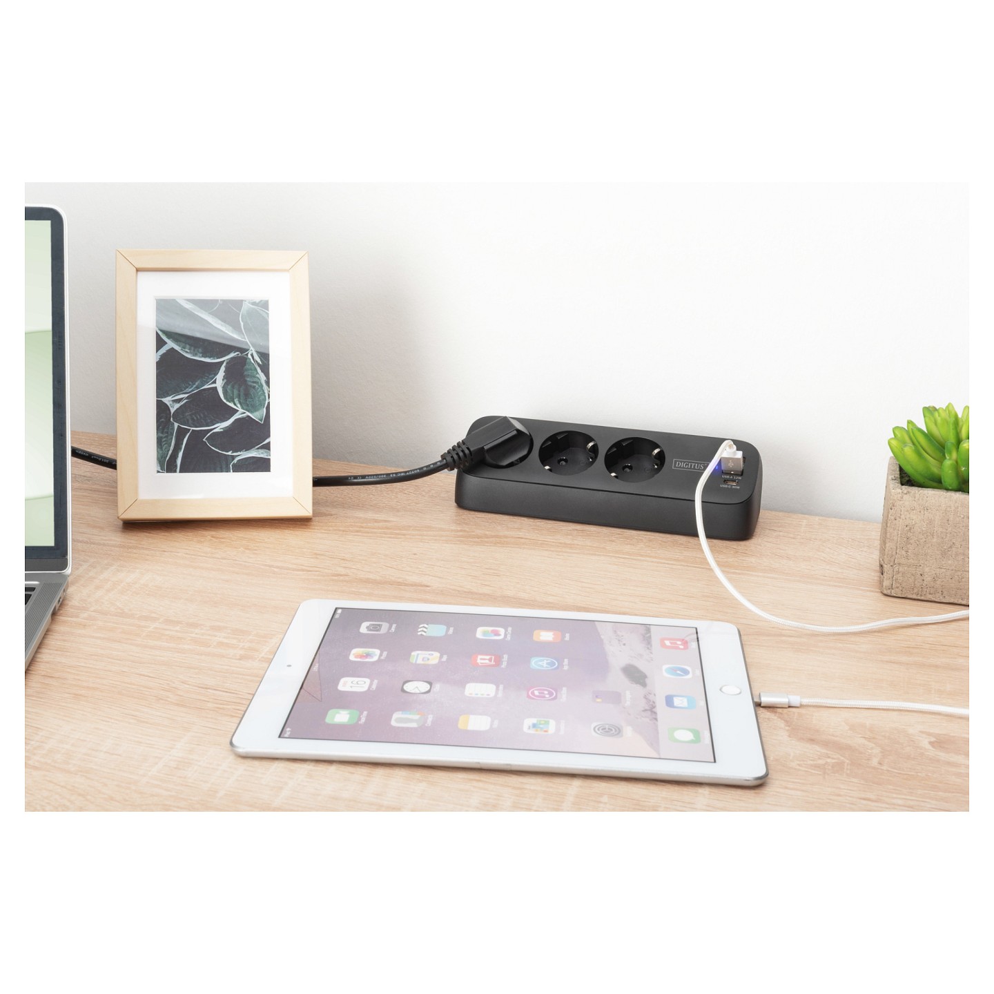 DIGITUS Steckdosenleiste 3x + 2USB 1.5m 12W 30W schwarz — Buy in Cyprus with Fast Delivery