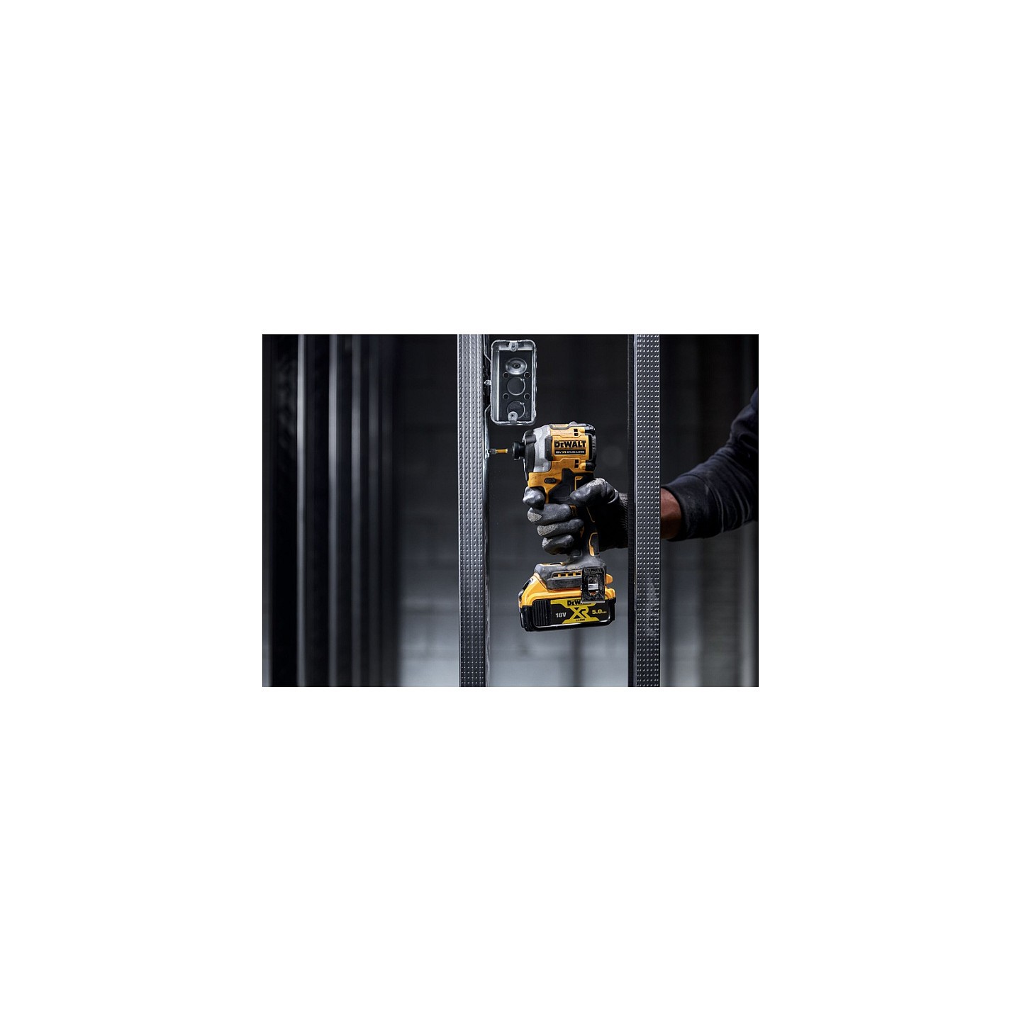 DeWalt DCF850N-XJ Akku-Schlagschrauber — Buy in Cyprus with Fast Delivery