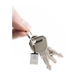 v222w USB Stick 64GB Sleek and Slim Design — Buy in Cyprus with Fast Delivery