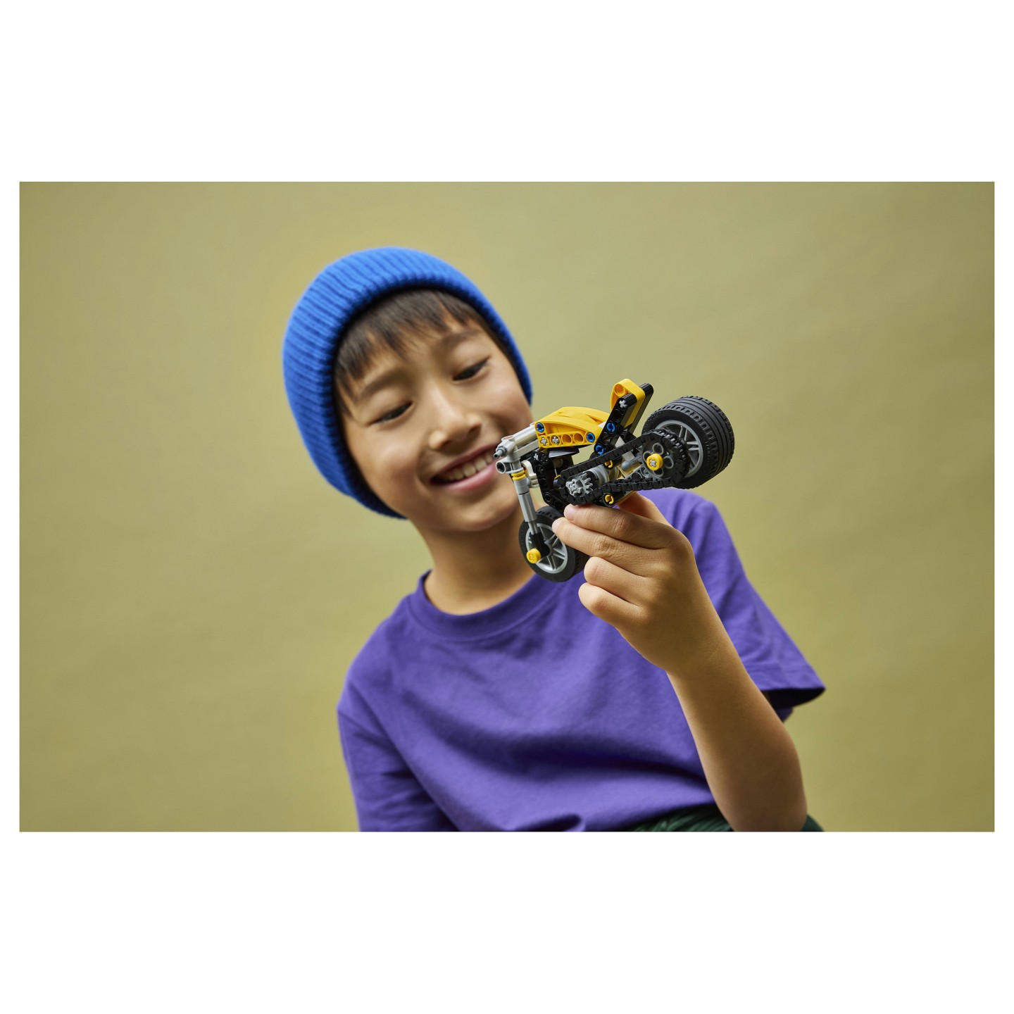 LEGO 42225 Technic Gelbes Motorrad — Buy in Cyprus with Fast Delivery