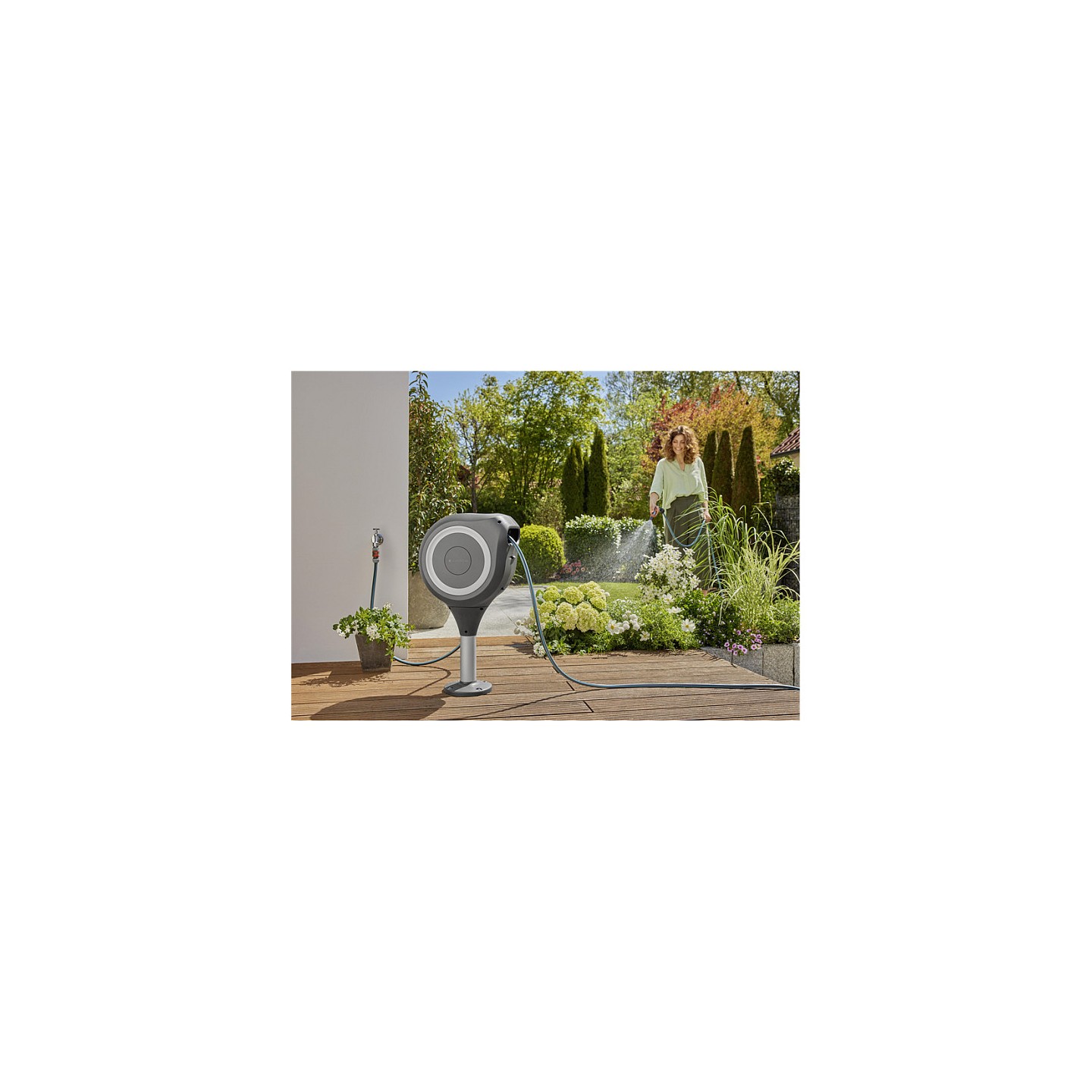 Gardena Terrassen-Schlauchbox RollUp S (weiß) 15 m — Buy in Cyprus with Fast Delivery