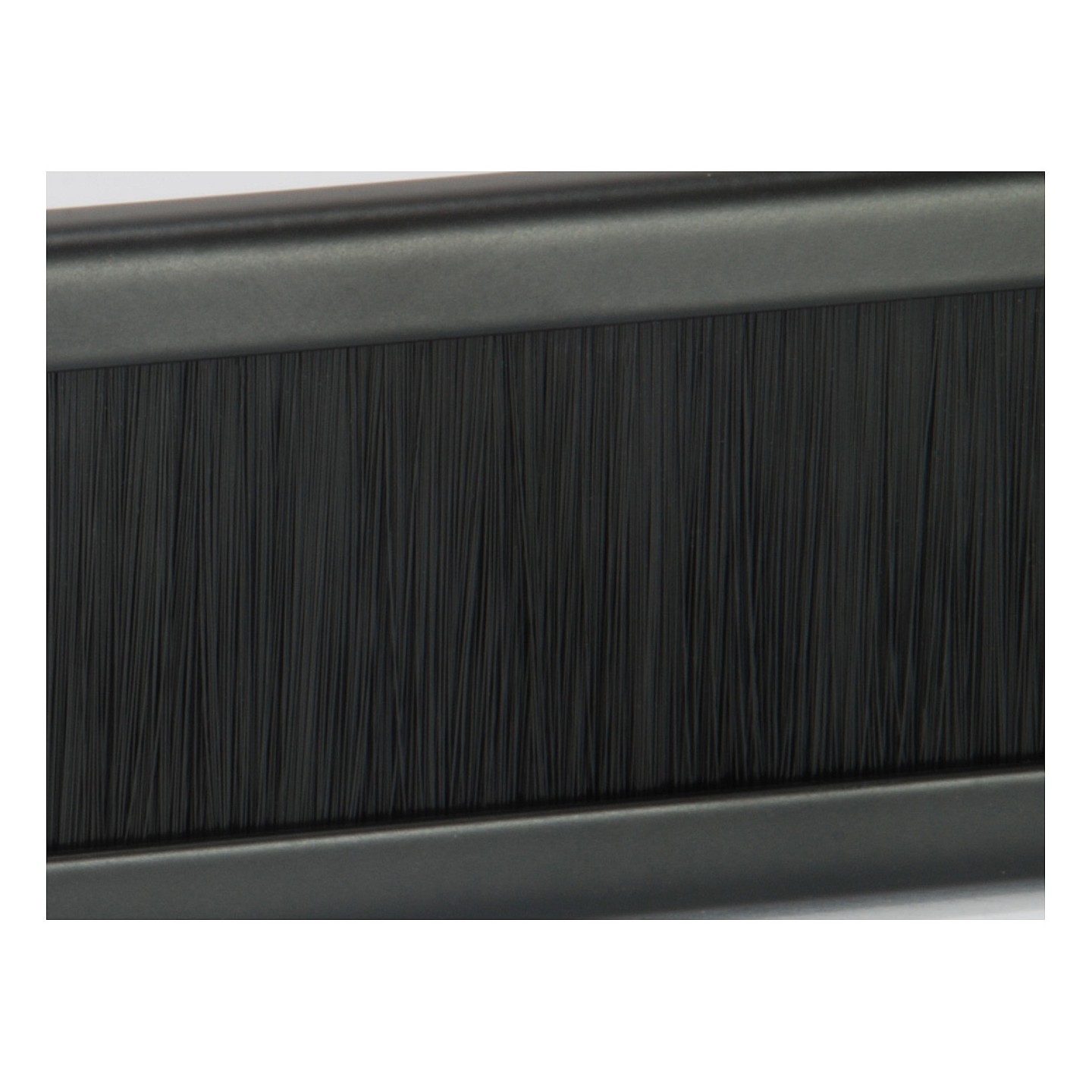 Equip 19' Kabeldurchführung 1HE mit Bürsteneinsatz schwarz — Buy in Cyprus with Fast Delivery
