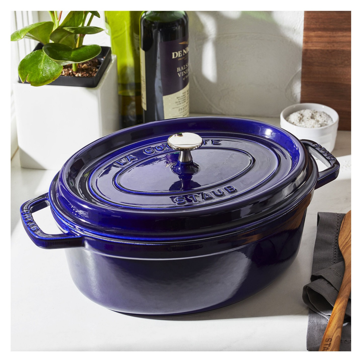 Staub La Cocotte 29cm oval dunkelblau. Gusseisen — Buy in Cyprus with Fast Delivery