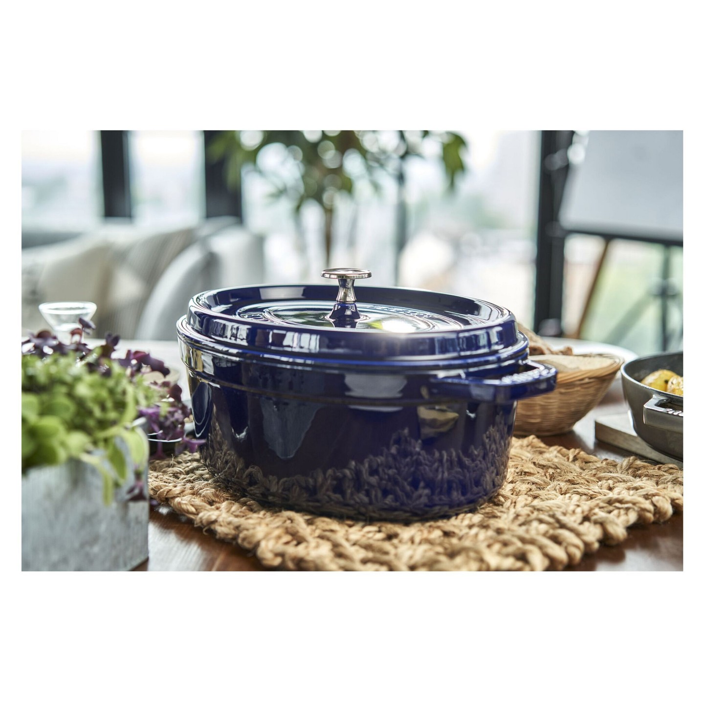 Staub La Cocotte 29cm oval dunkelblau. Gusseisen — Buy in Cyprus with Fast Delivery