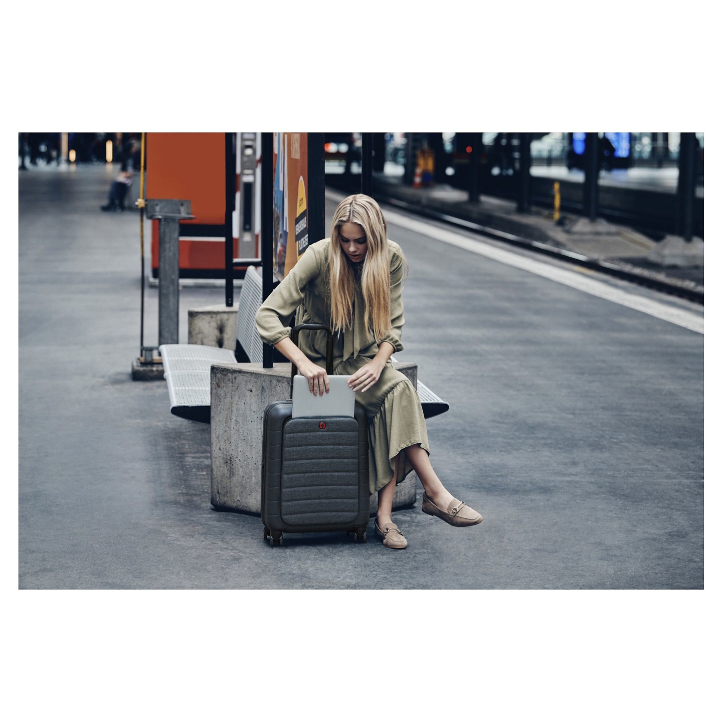 WENGER Syntry Carry-On Case with Laptop Compartment — Buy in Cyprus with Fast Delivery