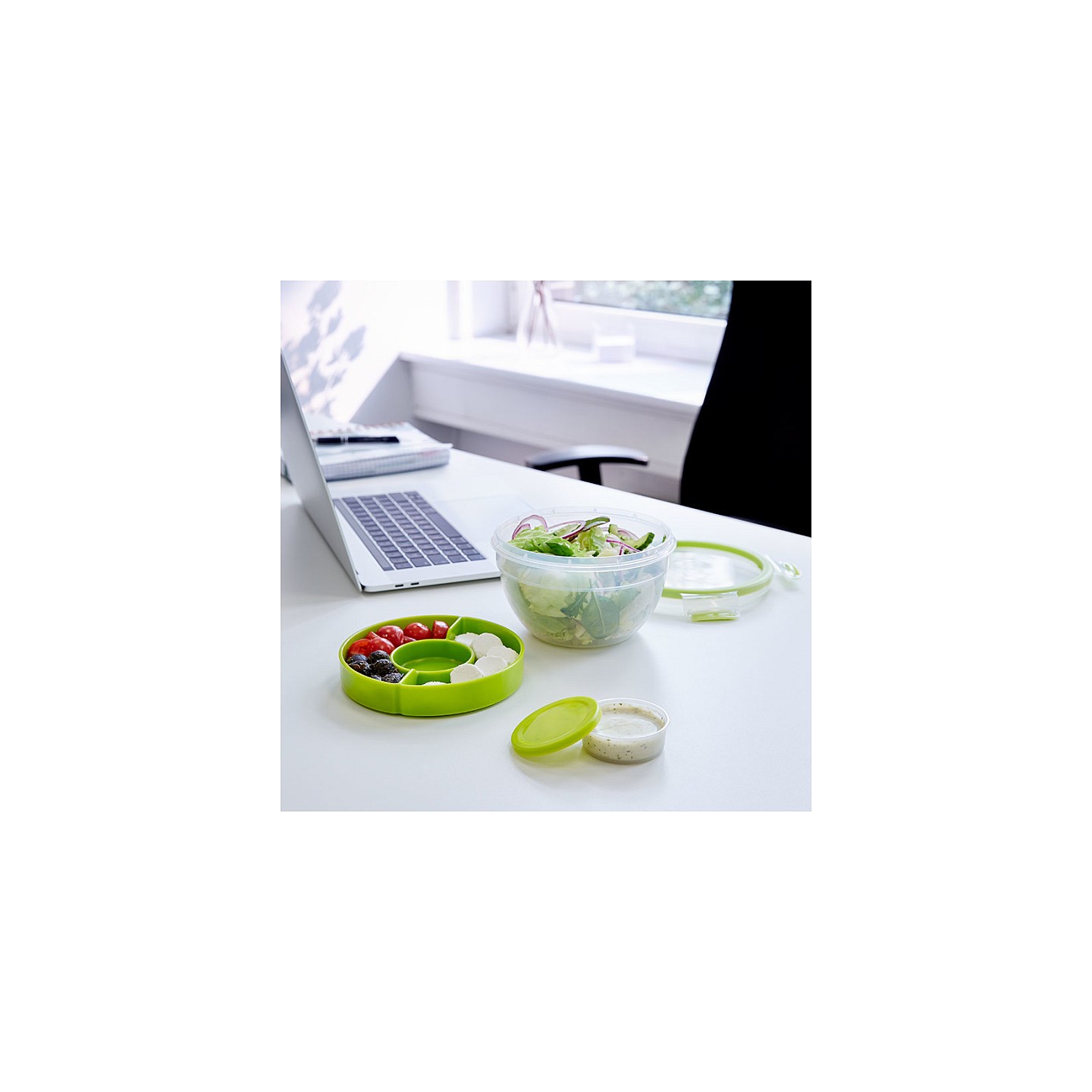 Emsa N1060700 Clip & Go Salatbox rund mit Einsatz und Dressingbox transparent. g — Buy in Cyprus with Fast Delivery