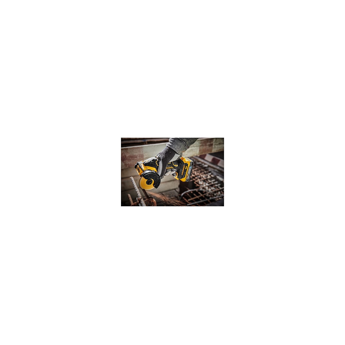 DEWALT Akku-Multimaterialschneider 76mm. 18V — Buy in Cyprus with Fast Delivery