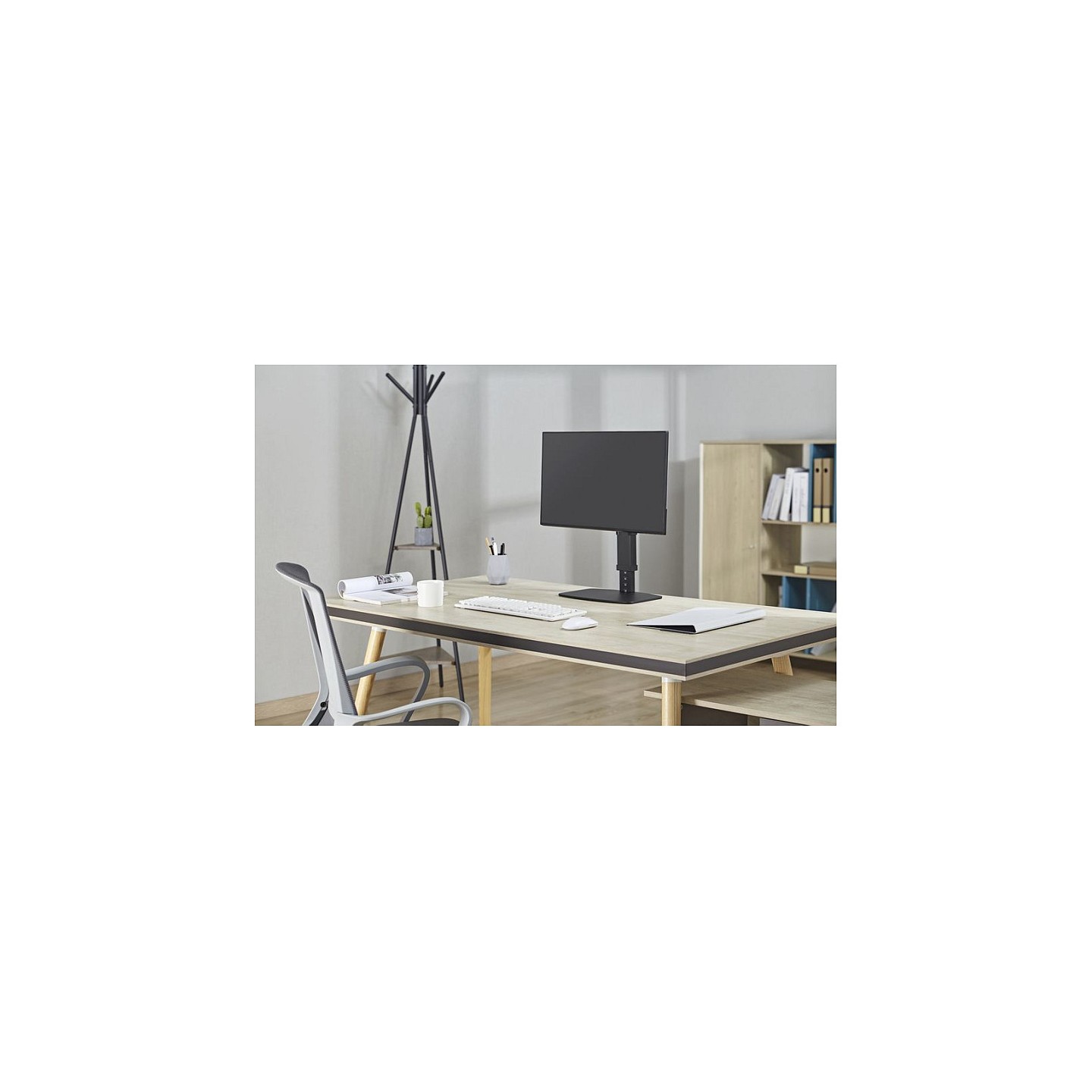 EQUIP 650126 17'-32' Freistehender Monitorständer — Buy in Cyprus with Fast Delivery