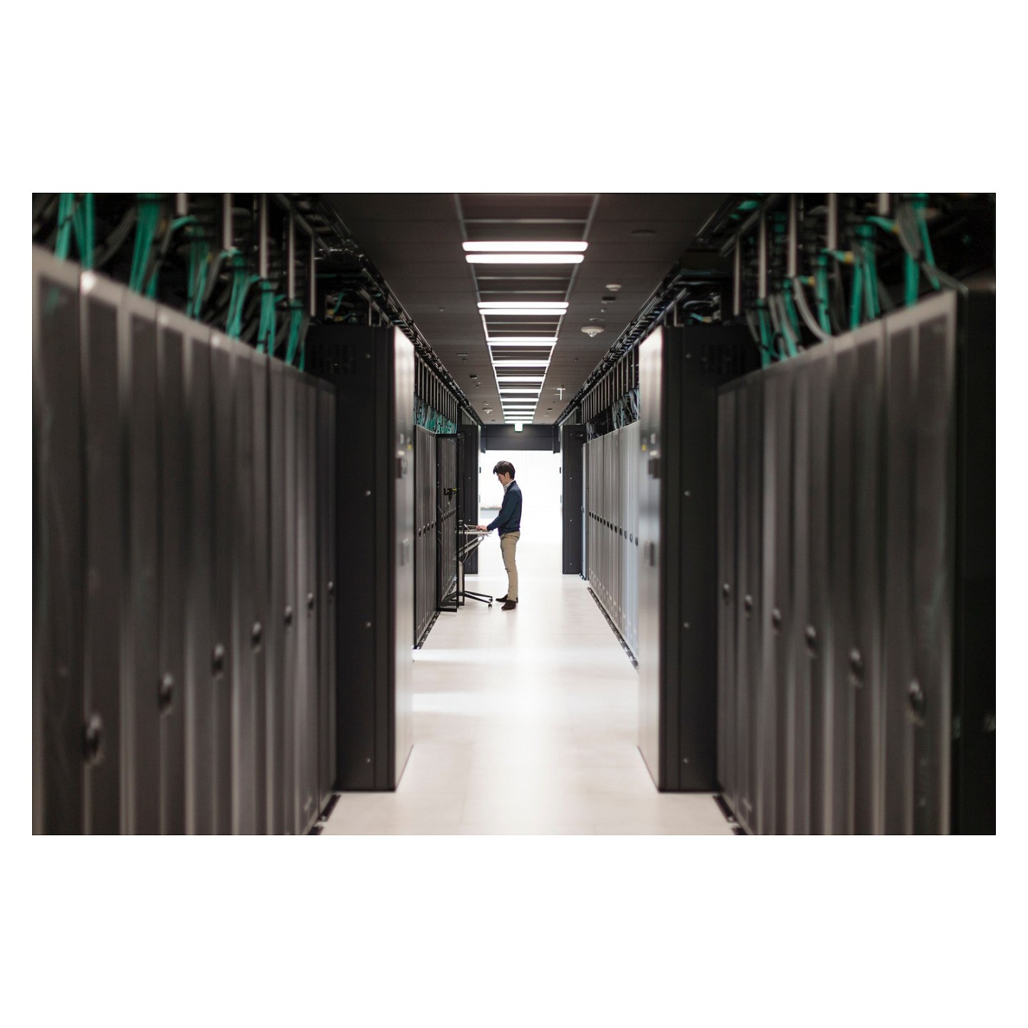 HPE Aruba 6200M 36G 12SR5 Class6 PoE 4SFP+ Switch — Buy in Cyprus with Fast Delivery