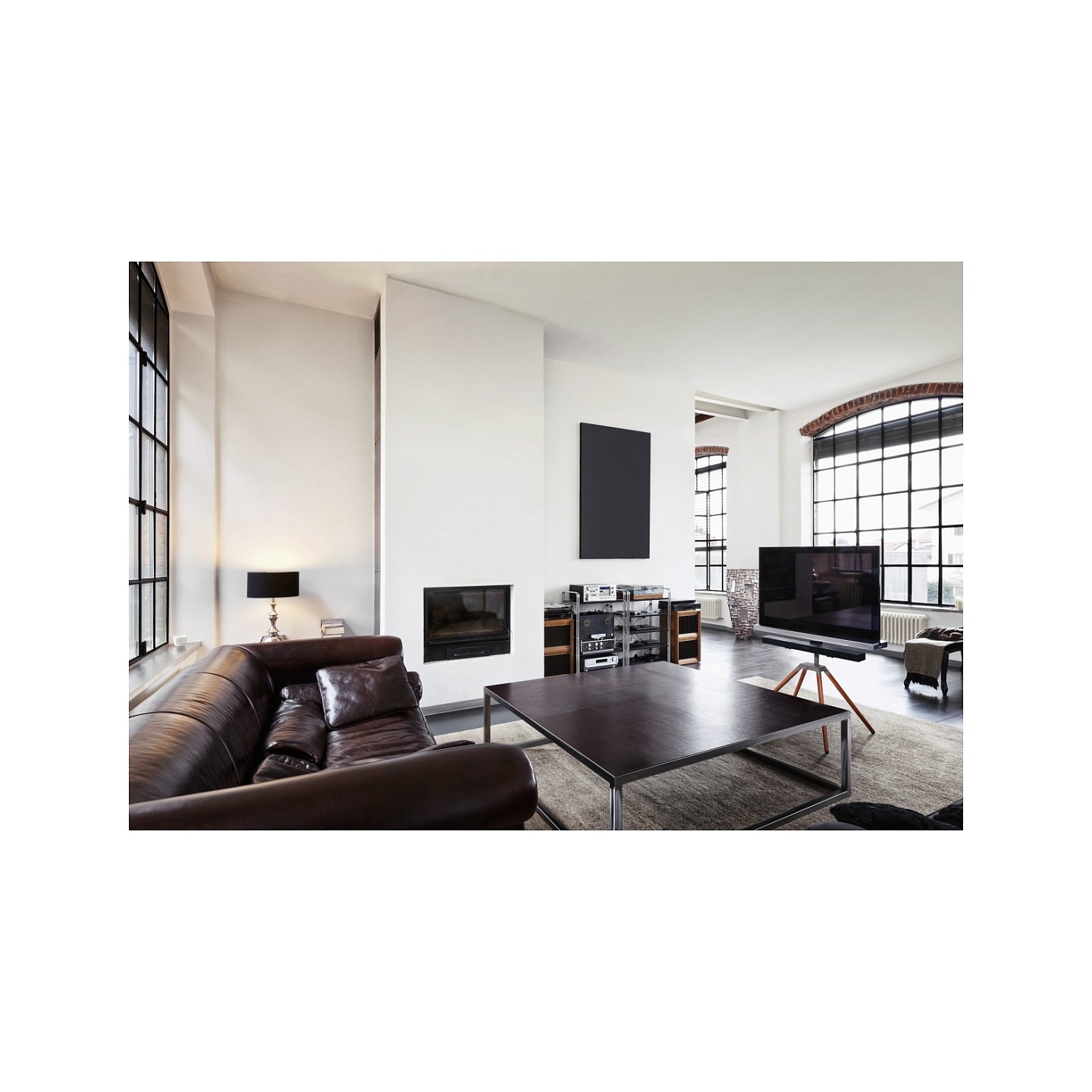 One for all Universal-TV-Ständer Quadpod WM 7475 (schwarz) — Buy in Cyprus with Fast Delivery