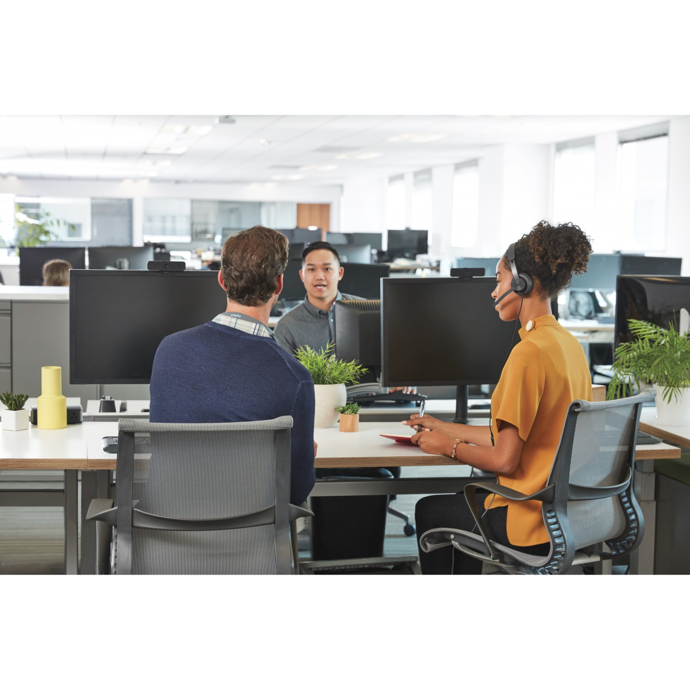 Logitech Zone Wired USB-C On-Ear Headset – Noise-Canceling Mic, Teams Certified | Armenius Store