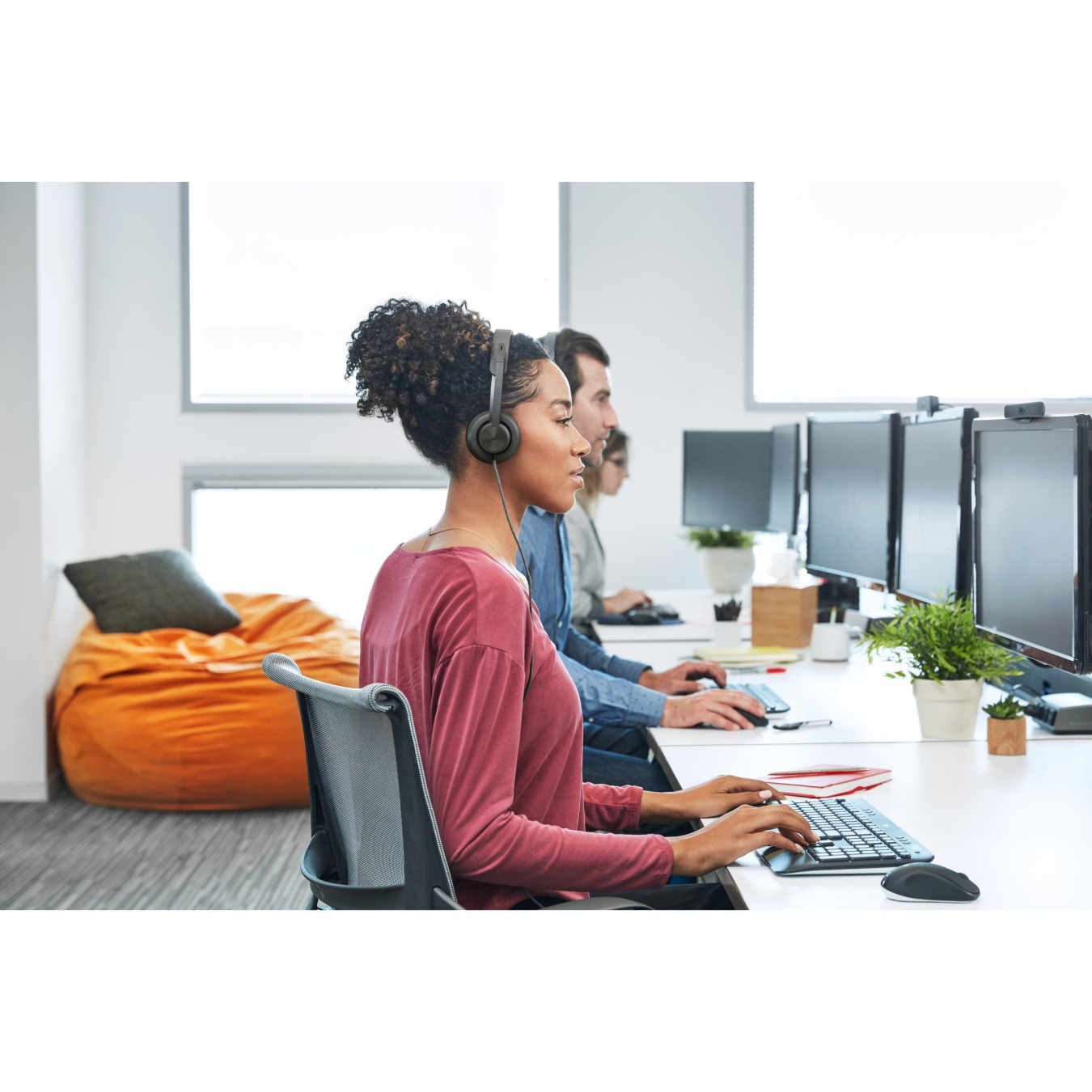 Logitech Zone Wired USB-C On-Ear Headset – Noise-Canceling Mic, Teams Certified | Armenius Store