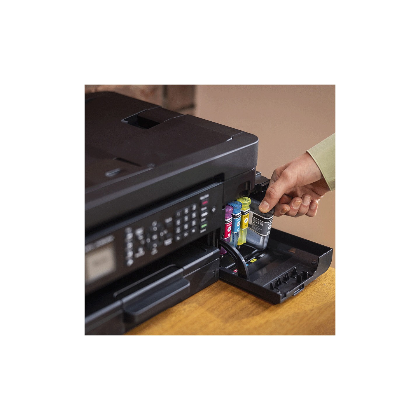Brother Tintenpatrone LC-527Y Gelb (ca. 900 Seiten) — Buy in Cyprus with Fast Delivery