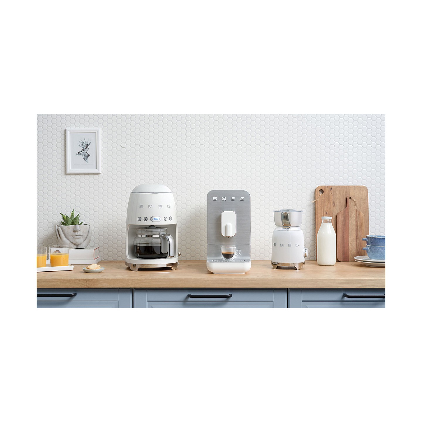 SMEG MFF11WHEU Milchaufschäumer 50`s Style weiß — Buy in Cyprus with Fast Delivery