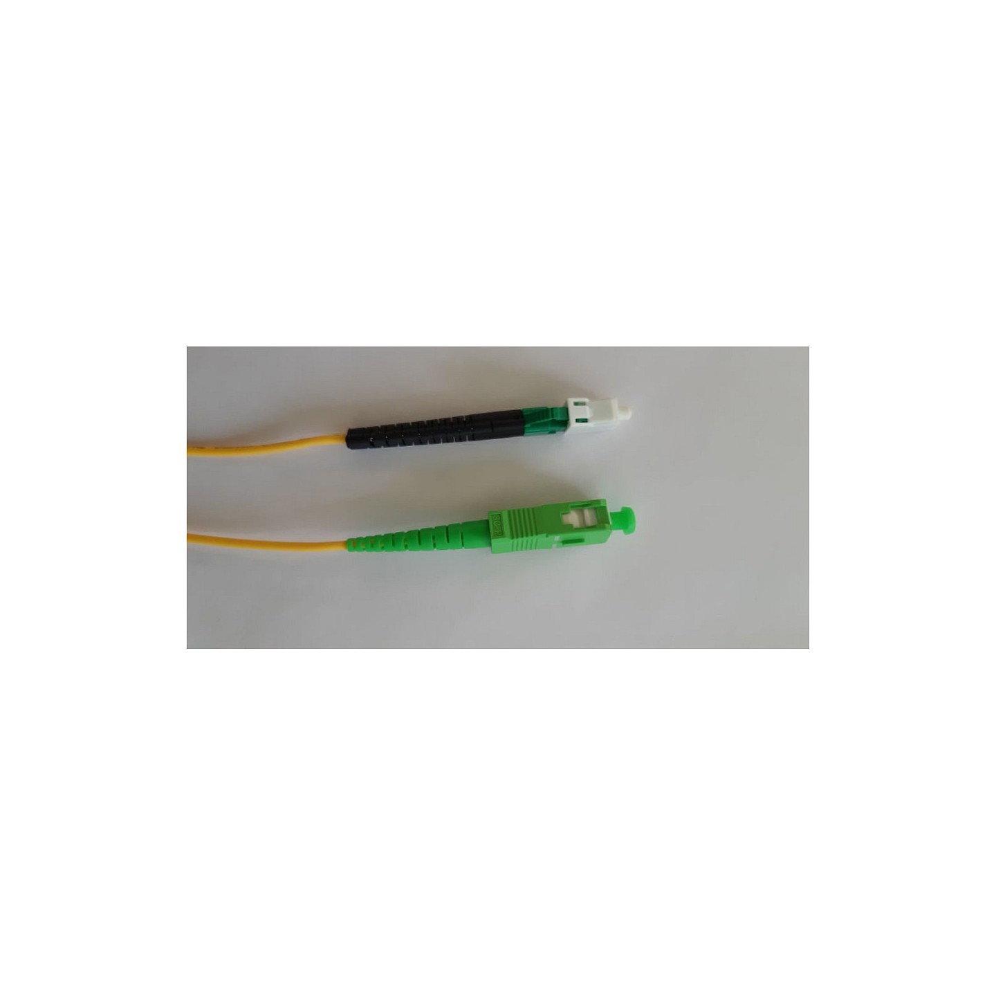 Synergy21 LWL-1-Faser-Patchk. 10mtr.LC(APC)-SC(APC). 9 125u. OS2. G657A2. AD2mm. LC hat flexible Knickschutztülle