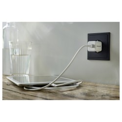 Intenso Netzteil Power Adapter W30C GaN. Anschluss: 1x USB-C Output: max. 30 Watt. GaN-Technologie. Weiß