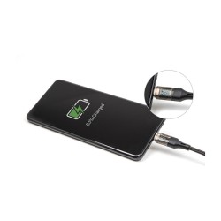 DELOCK USB 2.0 Daten- und Schnellladekabel USB Type-C Stecker zu Stecker PD 3.0 100 W mit Leistungsanzeige transparen...