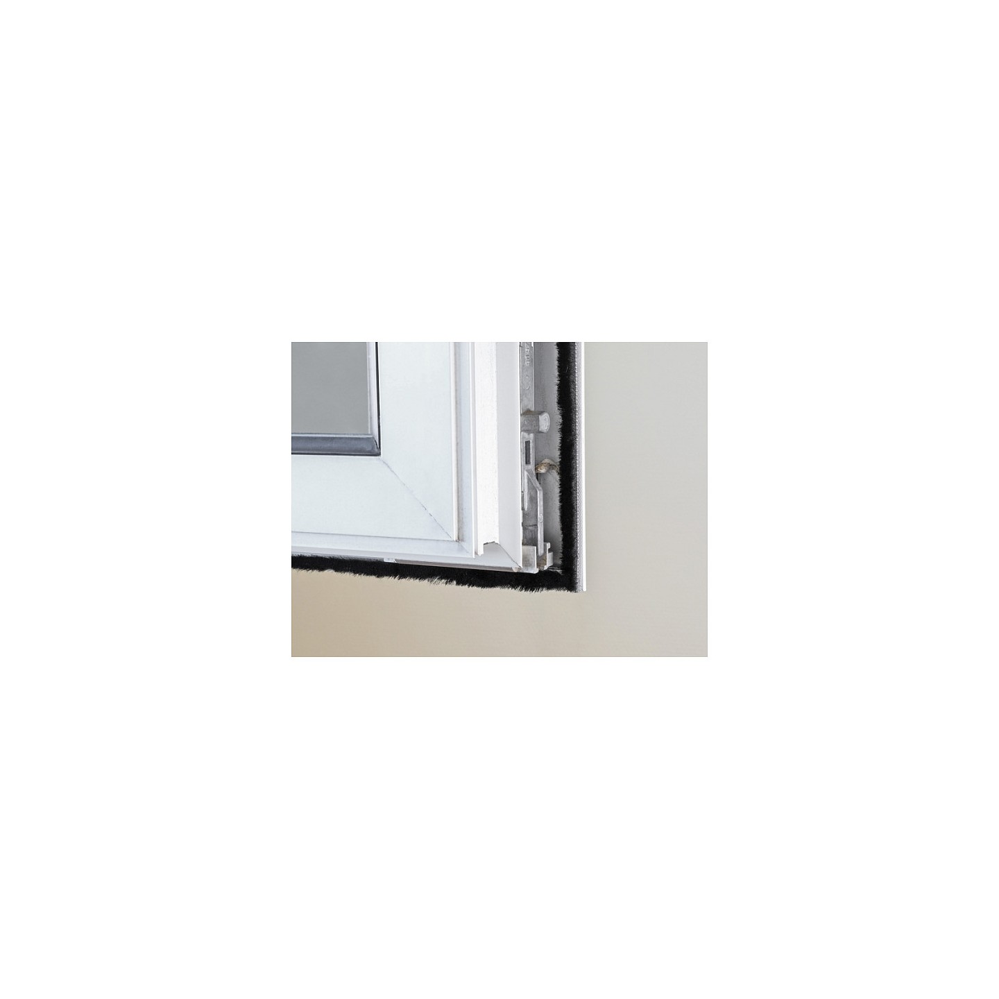 Bürstenstreifen selbstklebend 15 mm - Länge 5 m schwarz — Buy in Cyprus with Fast Delivery