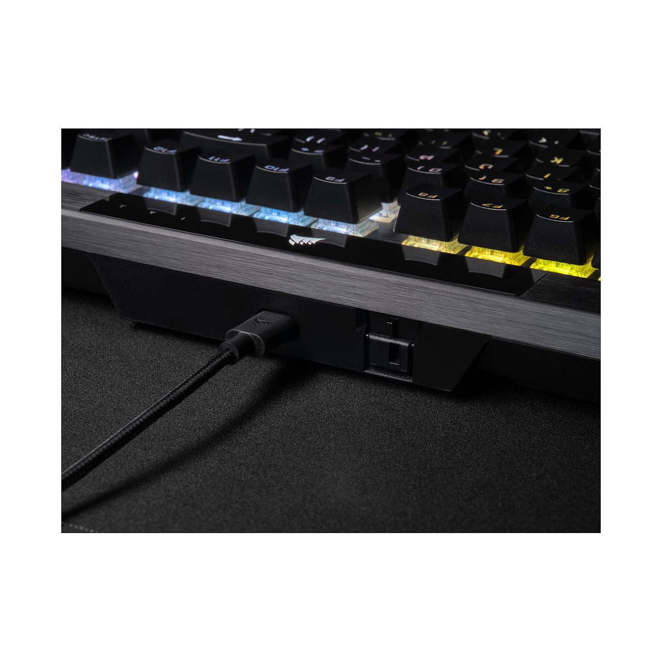 Buy Corsair K70 RGB PRO - Kabelgebunden - USB - Optomechanischer Schlüsselschalter - AZERTY - RGB-LED - Schwarz FR in Cyprus, Ni