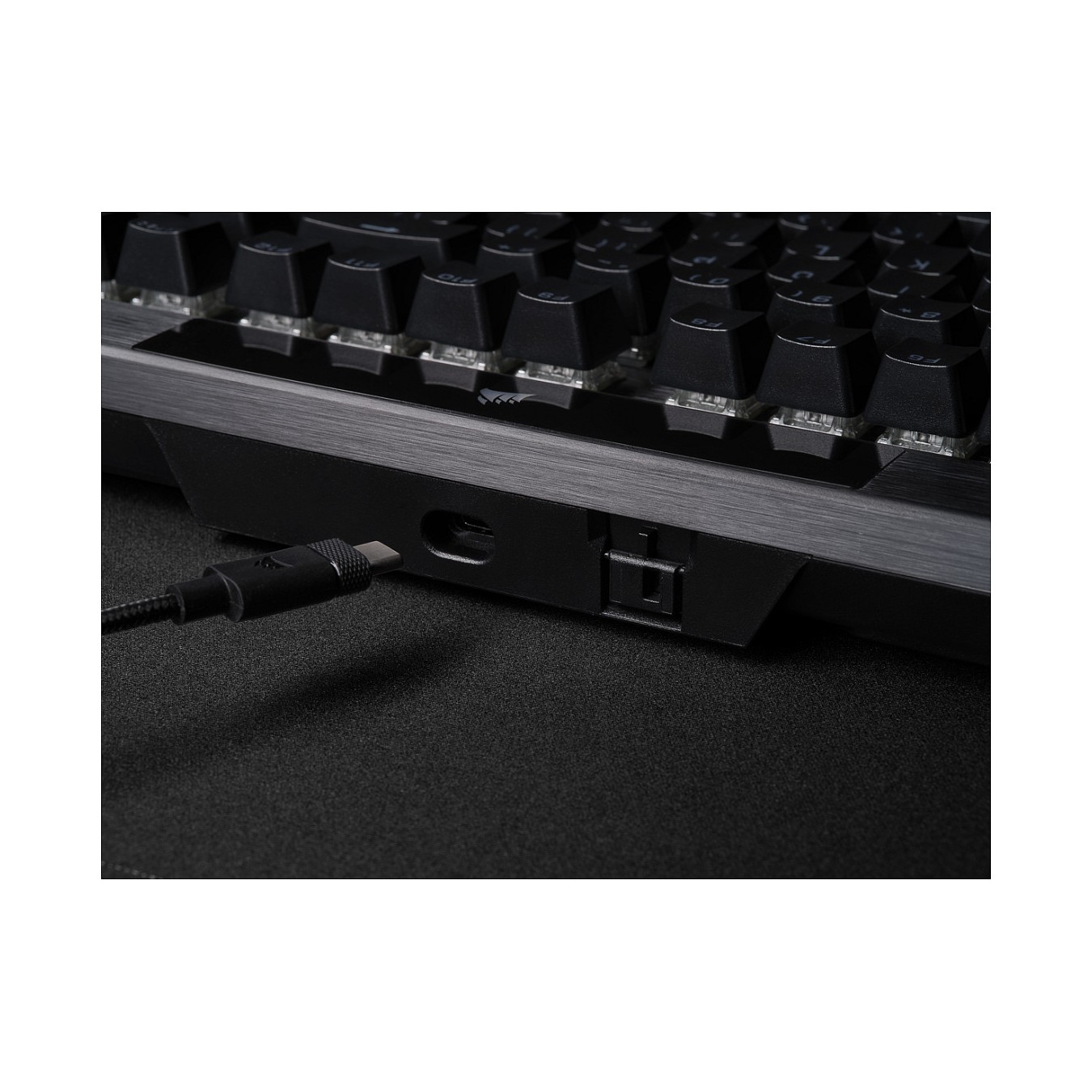 Buy Corsair K70 RGB PRO - Kabelgebunden - USB - Optomechanischer Schlüsselschalter - AZERTY - RGB-LED - Schwarz FR in Cyprus, Ni