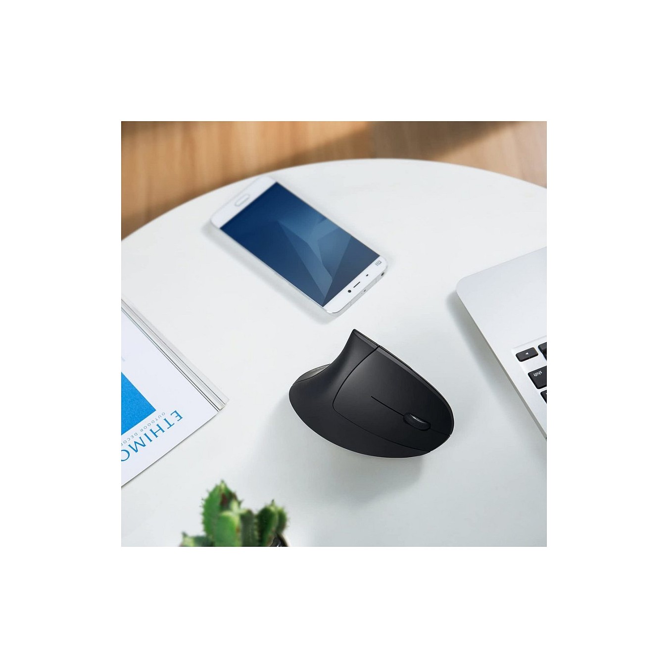 Buy ANKER A7852 kabellose vertikale 2.4G ergonomische Maus mit Nano USB-Dongle Vor Zurck-Tasten (2x AAA Batt. nicht entha... in 
