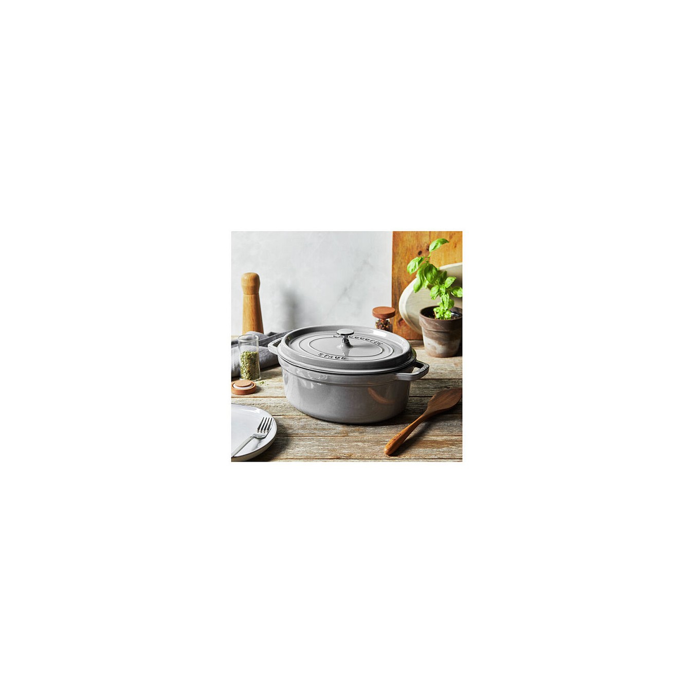Buy Staub La Cocotte 31cm oval Graphit-grau. Gusseisen in Cyprus, Nicosia, Limassol, Larnaka, Pafos
