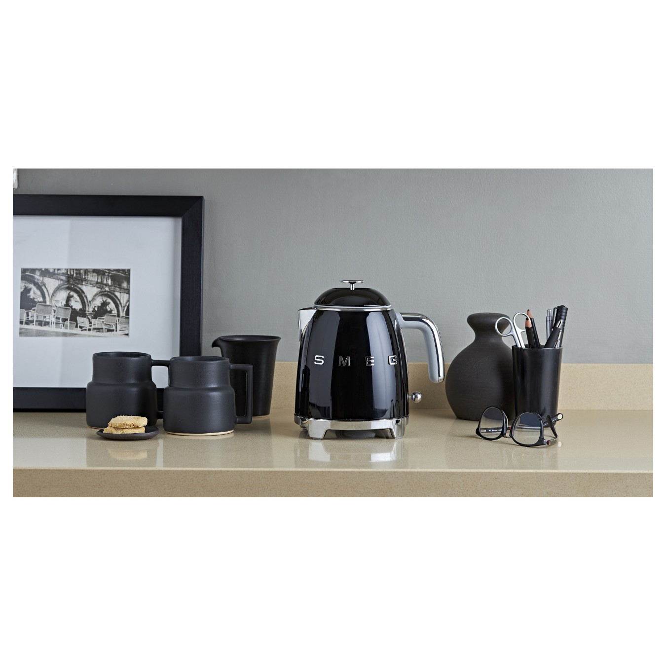 Buy SMEG KLF05BLEU Mini Wasserkocher Schwarz in Cyprus, Nicosia, Limassol, Larnaka, Pafos