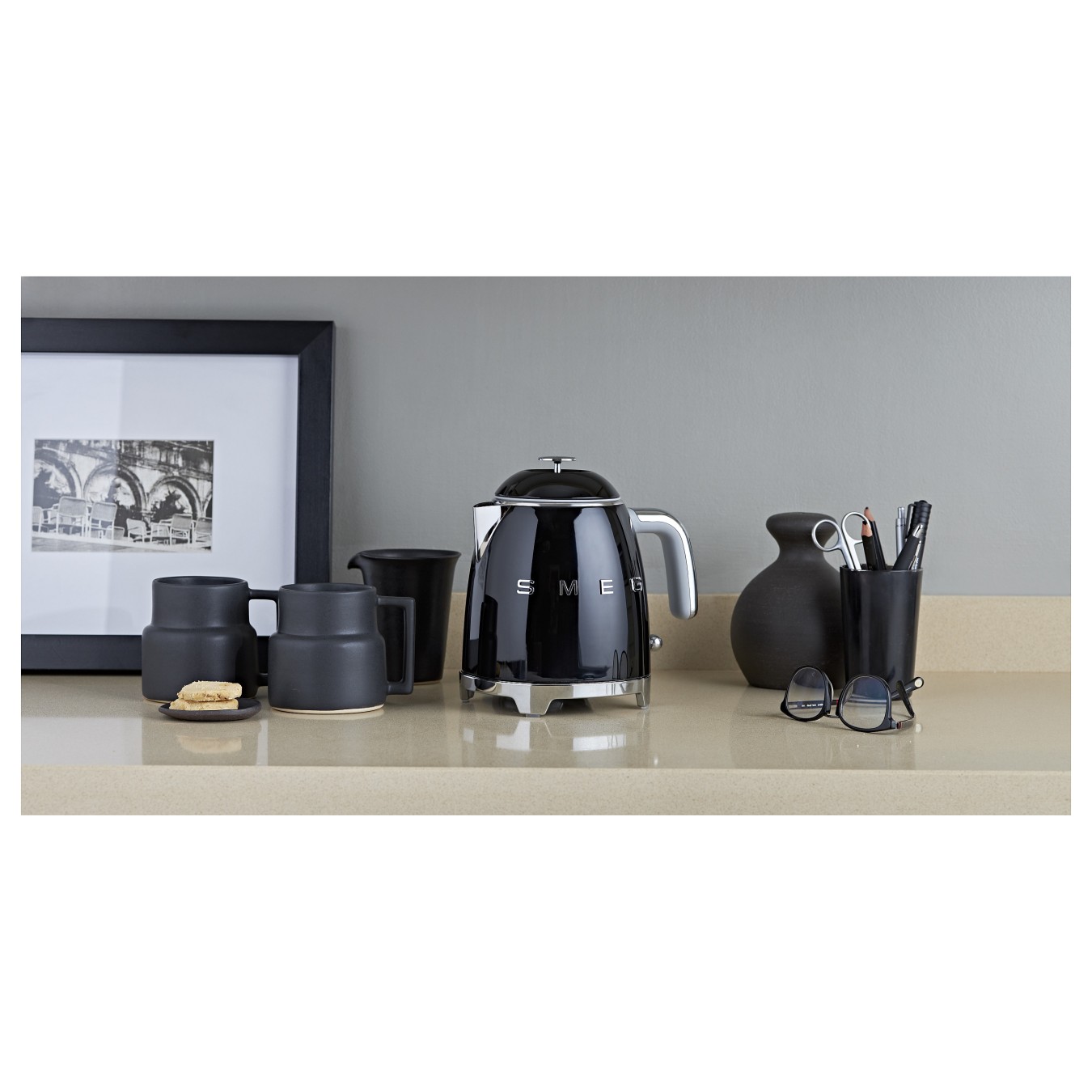 Buy SMEG KLF05BLEU Mini Wasserkocher Schwarz in Cyprus, Nicosia, Limassol, Larnaka, Pafos