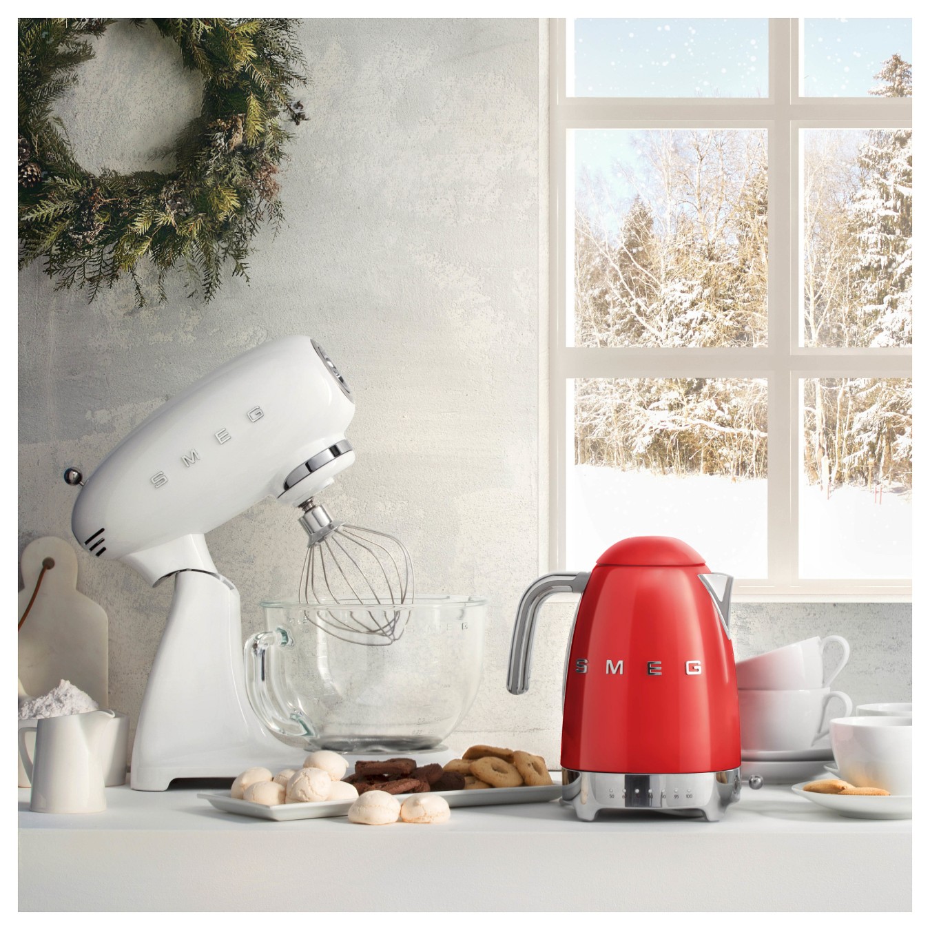Buy SMEG Wasserkocher 50s Style KLF04RDEU, rot in Cyprus, Nicosia, Limassol, Larnaka, Pafos