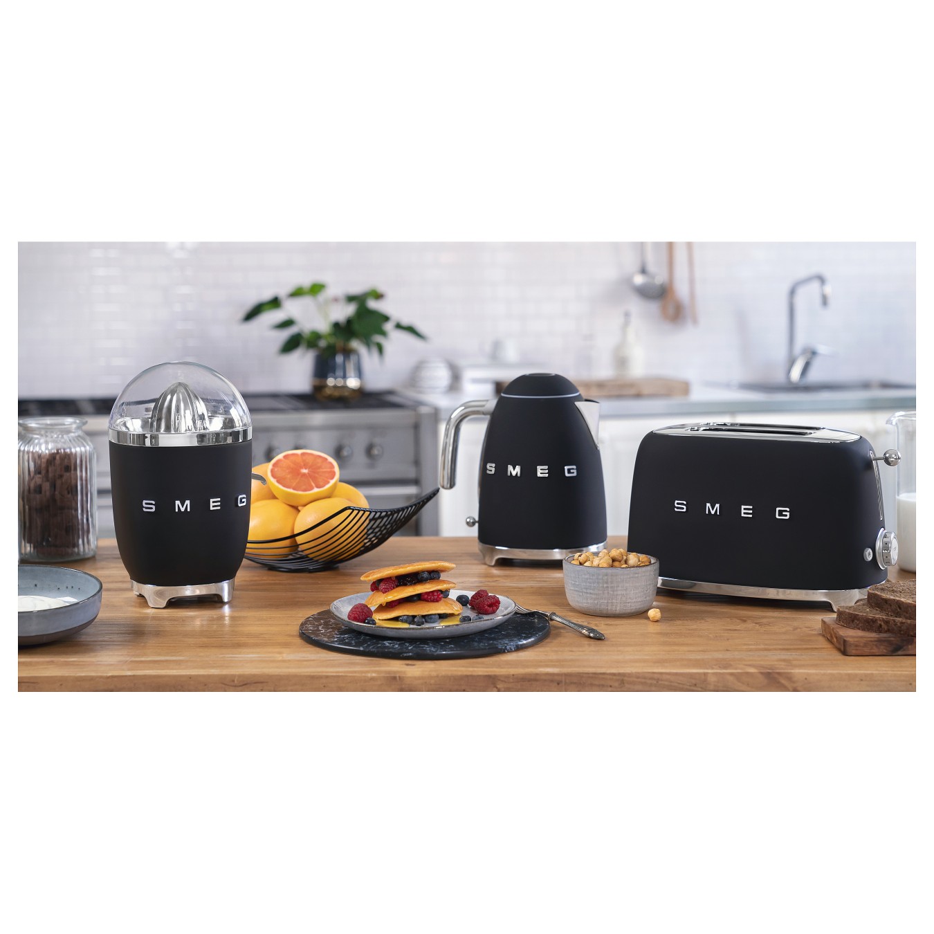 Buy SMEG TSF01BLMEU Toaster Schwarz in Cyprus, Nicosia, Limassol, Larnaka, Pafos