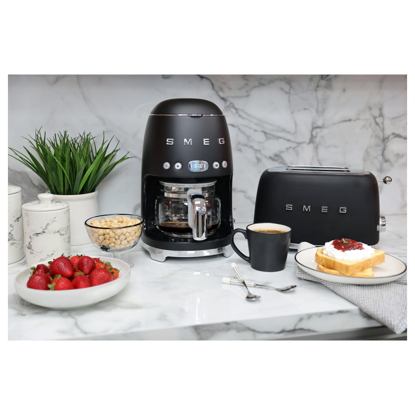 Buy SMEG TSF01BLMEU Toaster Schwarz in Cyprus, Nicosia, Limassol, Larnaka, Pafos