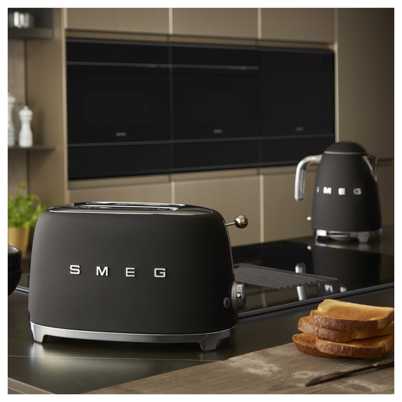 Buy SMEG TSF01BLMEU Toaster Schwarz in Cyprus, Nicosia, Limassol, Larnaka, Pafos