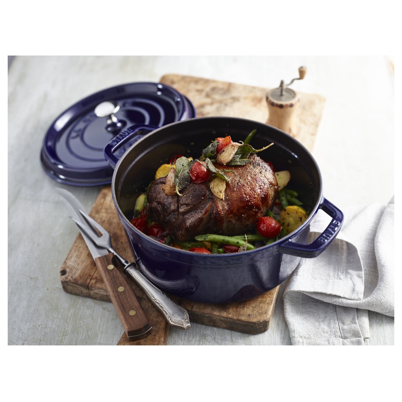 Buy Staub La Cocotte 24cm rund dunkelblau. Gusseisen in Cyprus, Nicosia, Limassol, Larnaka, Pafos