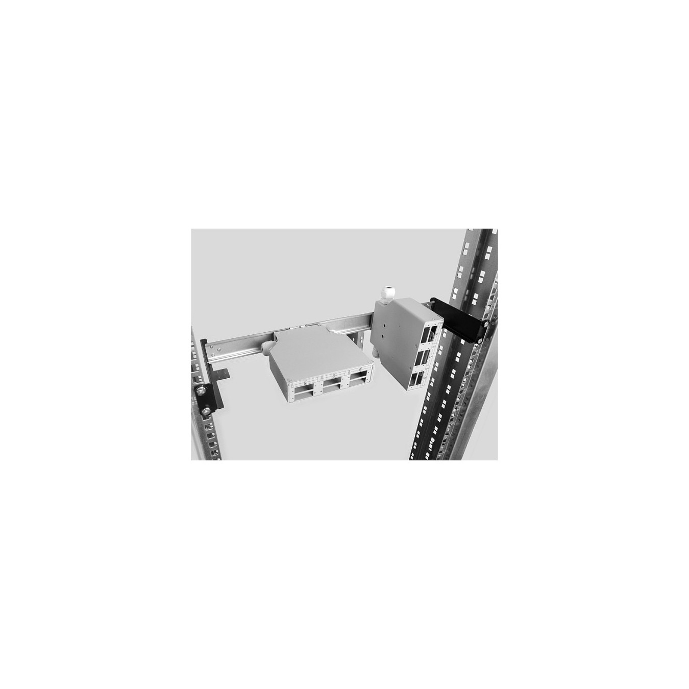 Buy 19? Hutschienenpanel zum Einbau horizontal oder vertikal 1HE Metall schwarz in Cyprus, Nicosia, Limassol, Larnaka, Pafos