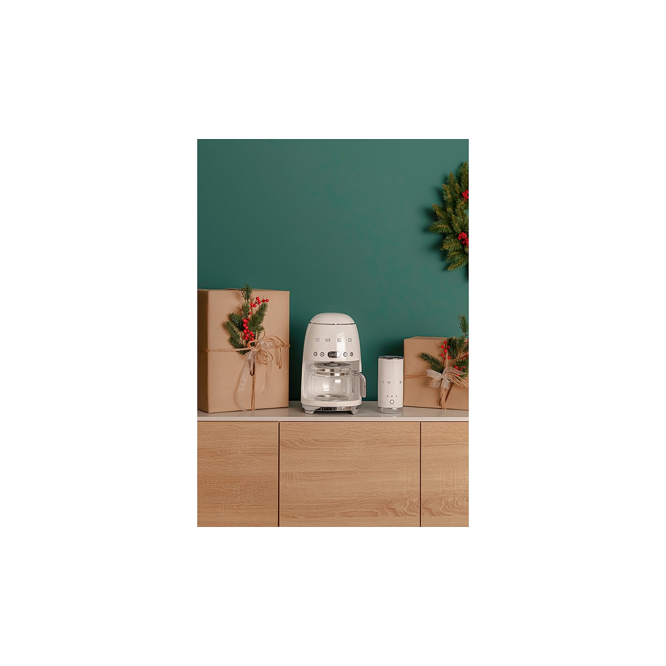 Buy SMEG Filter-Kaffeemaschine 50s Style DCF02CREU, creme in Cyprus, Nicosia, Limassol, Larnaka, Pafos