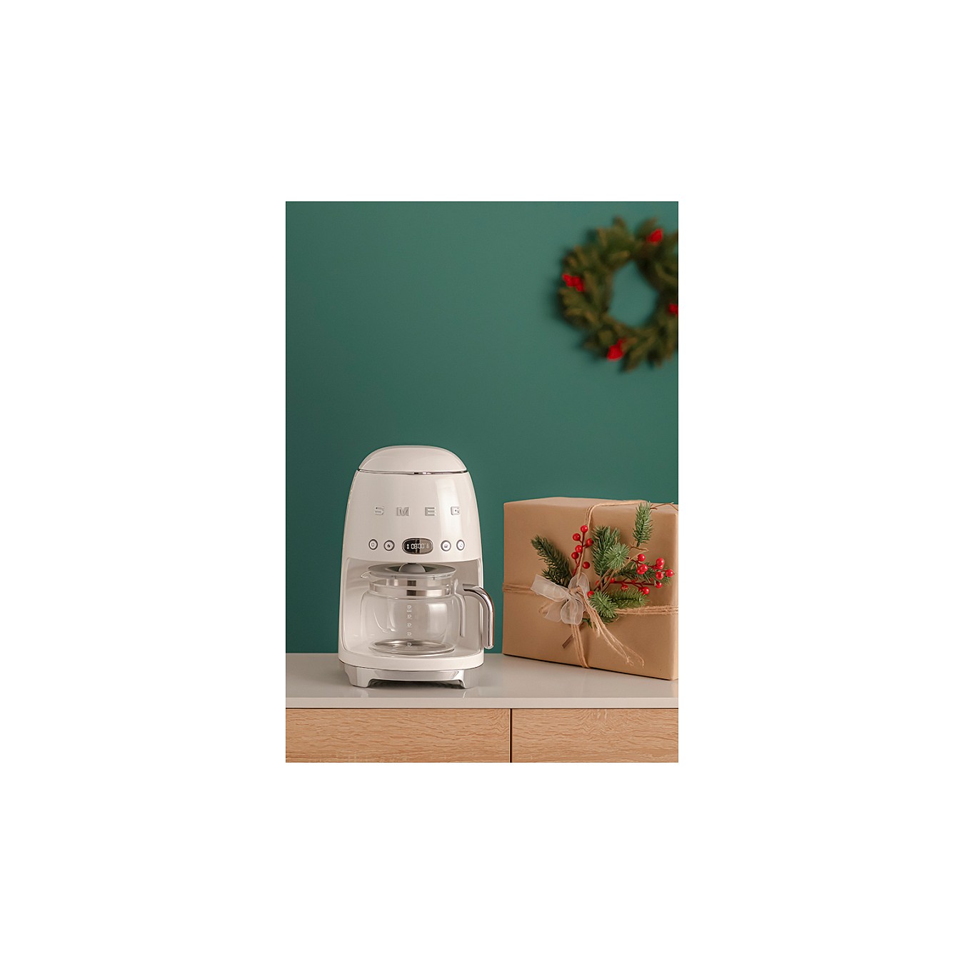 Buy SMEG Filter-Kaffeemaschine 50s Style DCF02CREU, creme in Cyprus, Nicosia, Limassol, Larnaka, Pafos