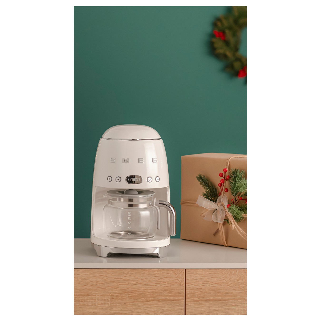 Buy SMEG Filter-Kaffeemaschine 50s Style DCF02CREU, creme in Cyprus, Nicosia, Limassol, Larnaka, Pafos