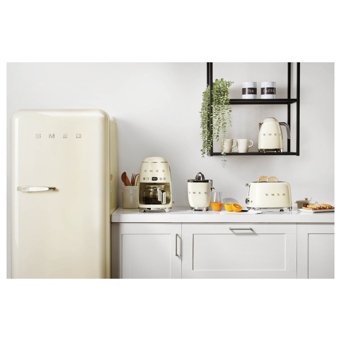 Buy SMEG Filter-Kaffeemaschine 50s Style DCF02CREU, creme in Cyprus, Nicosia, Limassol, Larnaka, Pafos