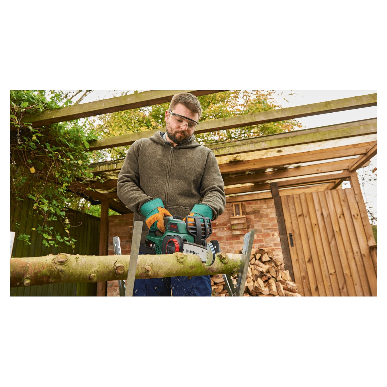 Buy Bosch UniversalChain 18 Akku-Kettensäge in Cyprus, Nicosia, Limassol, Larnaka, Pafos