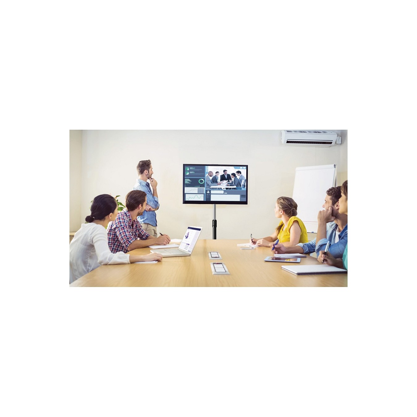 Buy TECHLY Standhalterung fuer Displays Bildschirme LCD LED von 33 bis 70cm 13-27Zoll fuer Ihre Ausstattung bis 22 KG VES... in 