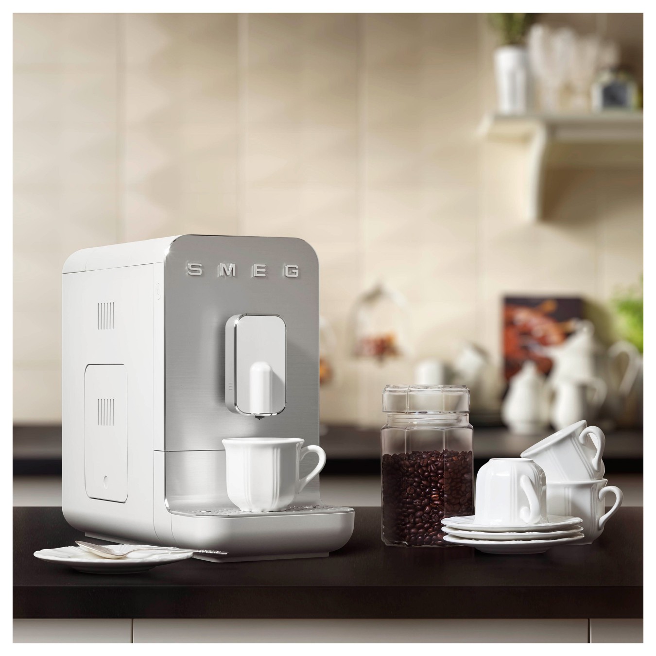 Buy SMEG Espressomaschine BCC11WHMEU weiß grau in Cyprus, Nicosia, Limassol, Larnaka, Pafos