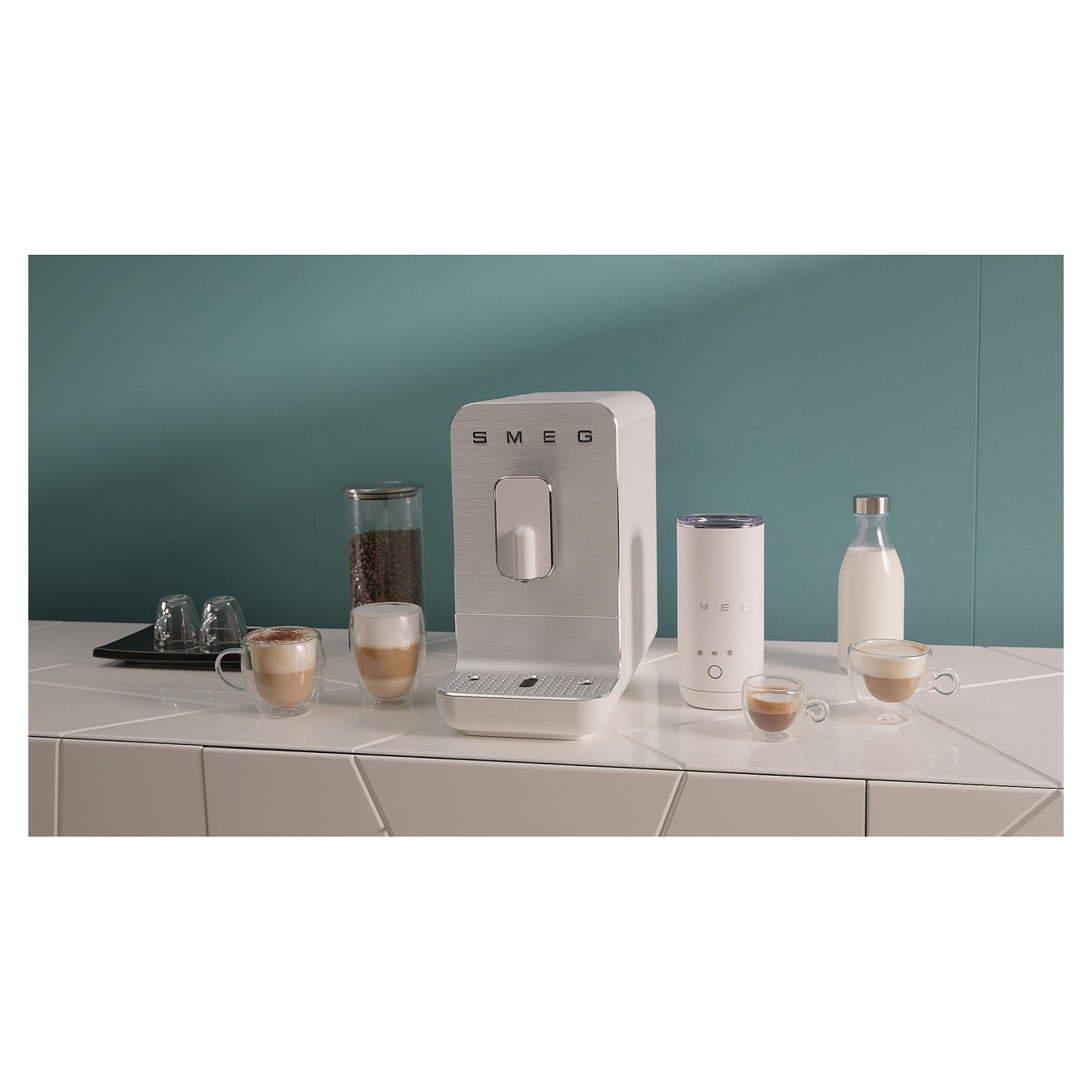 Buy SMEG Espressomaschine BCC11WHMEU weiß grau in Cyprus, Nicosia, Limassol, Larnaka, Pafos