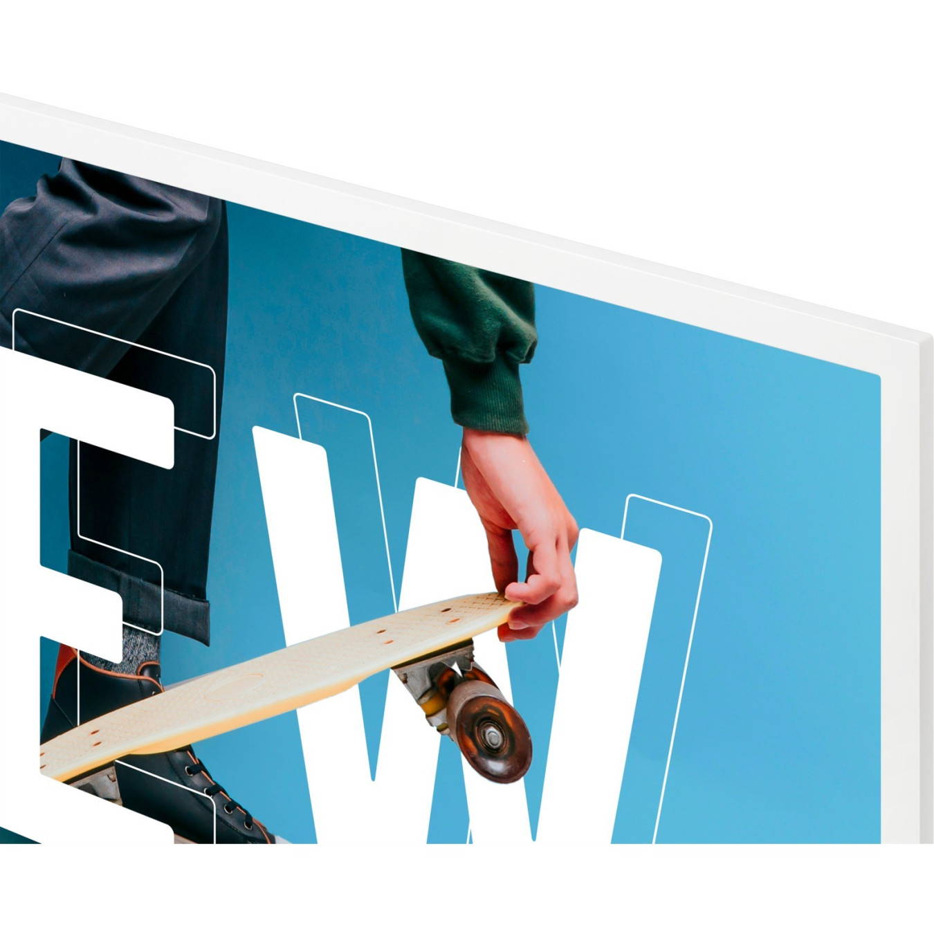 Samsung Smart Signage EM32DX - 31.5in QHD (2560x1440) E-Paper Digital Signage, White, Wi-Fi, 24/7
