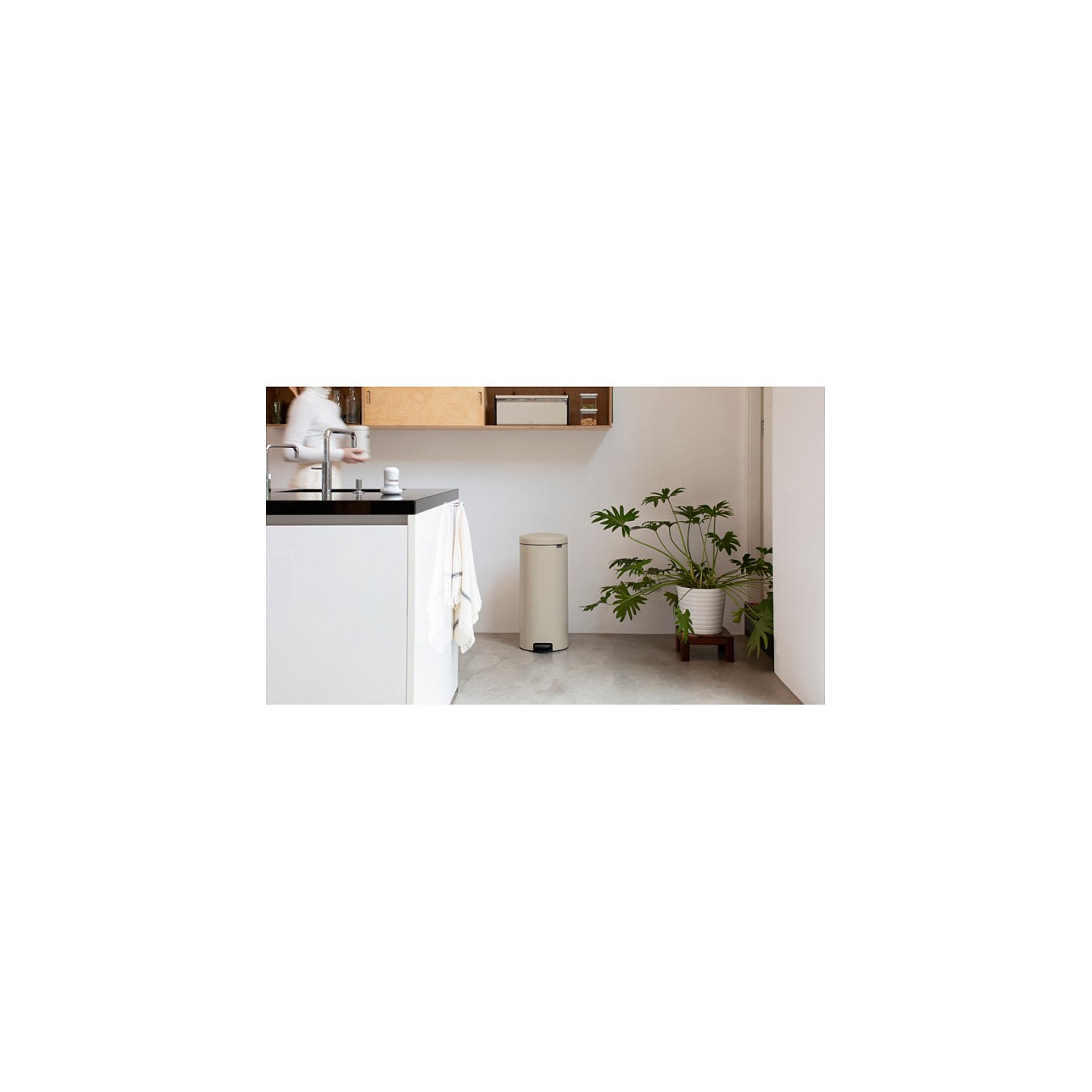 Buy Brabantia Treteimer Newicon 30 L Soft Beige in Cyprus, Nicosia, Limassol, Larnaka, Pafos