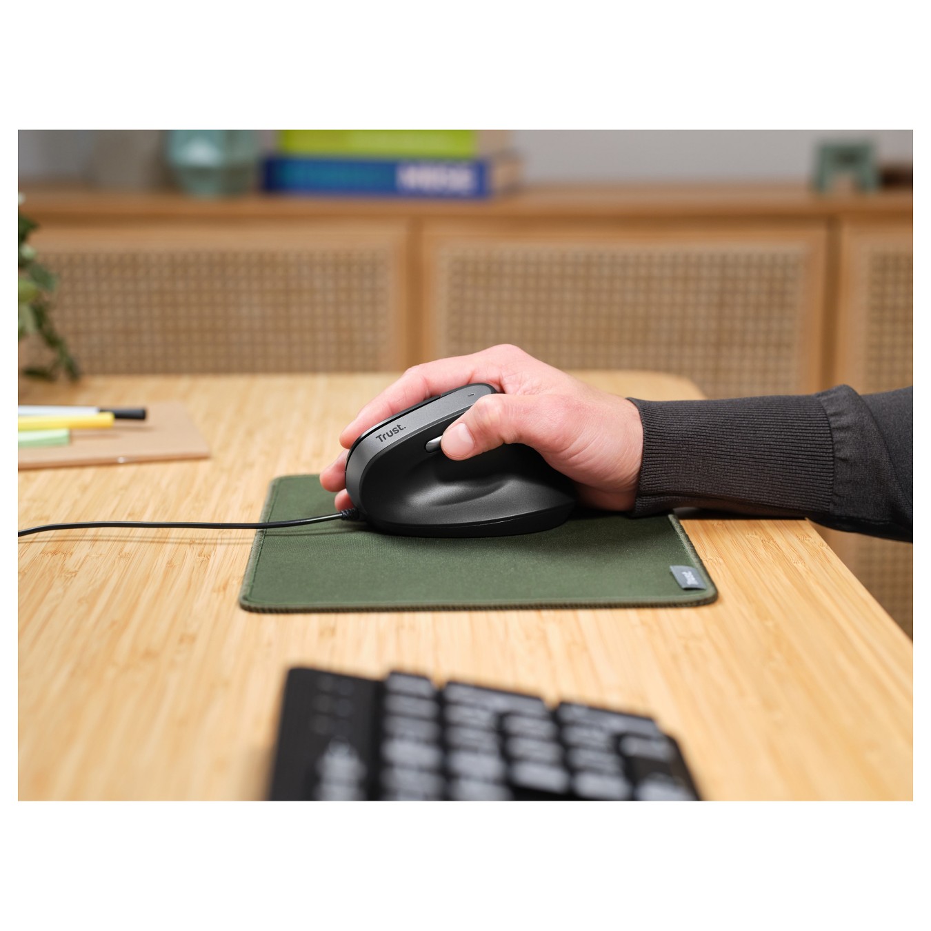 Buy Trust Bayo II Ergonomische Mouse Black in Cyprus, Nicosia, Limassol, Larnaka, Pafos