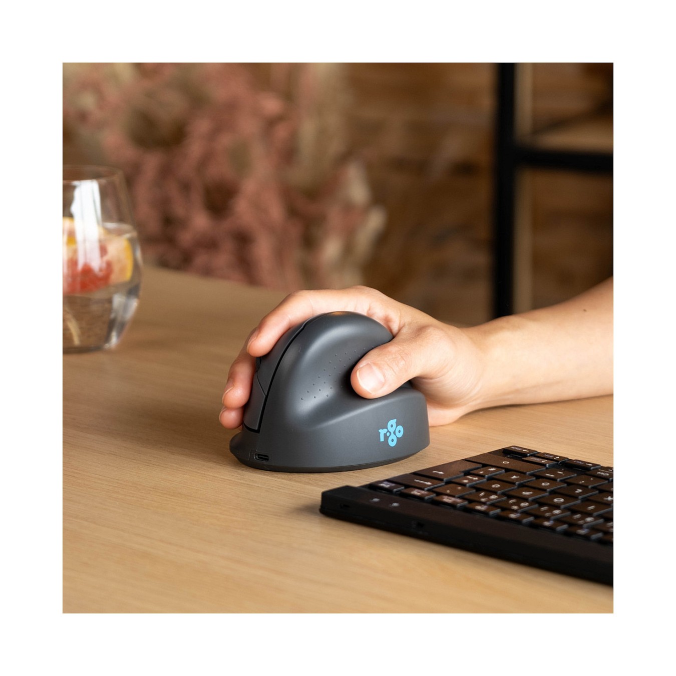 Buy R-GO HE BASIC MEDIUM ERGONOMIC MOUSE RIGHT-HANDED BLUETOOTH in Cyprus, Nicosia, Limassol, Larnaka, Pafos