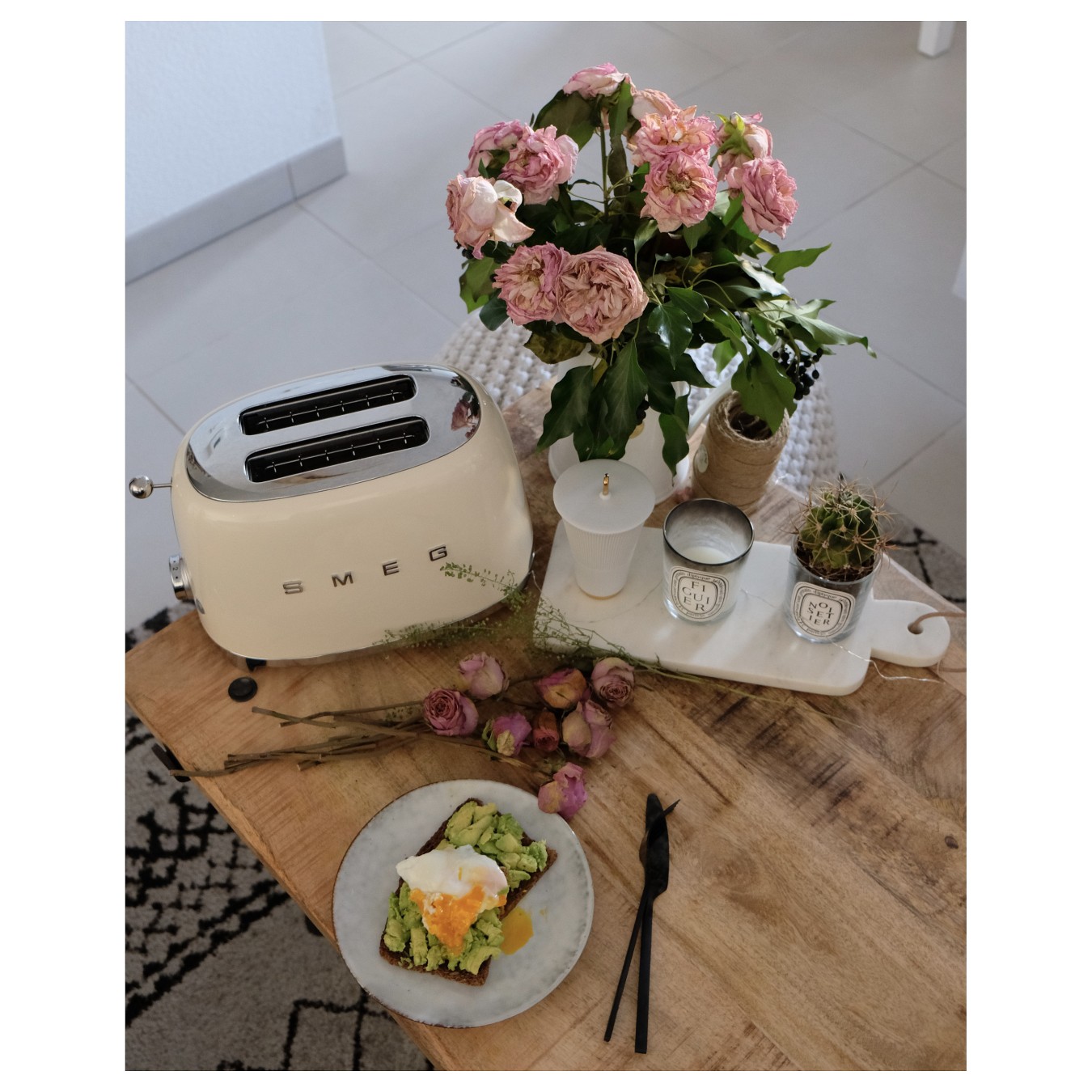 Buy SMEG Toaster 2-Schlitz kompakt 50s Style TSF01CREU, Creme, Hochglanz in Cyprus, Nicosia, Limassol, Larnaka, Pafos
